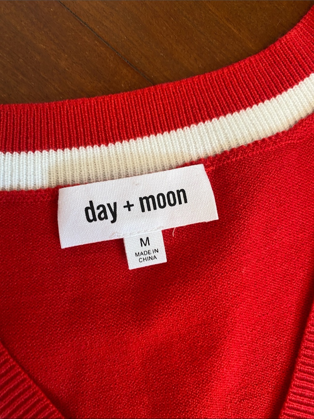 Red Knit Bandeau Crop Top & mini skirt Set w/White Trim Day + Moon Sz M LIKE NEW - Picture 4 of 16